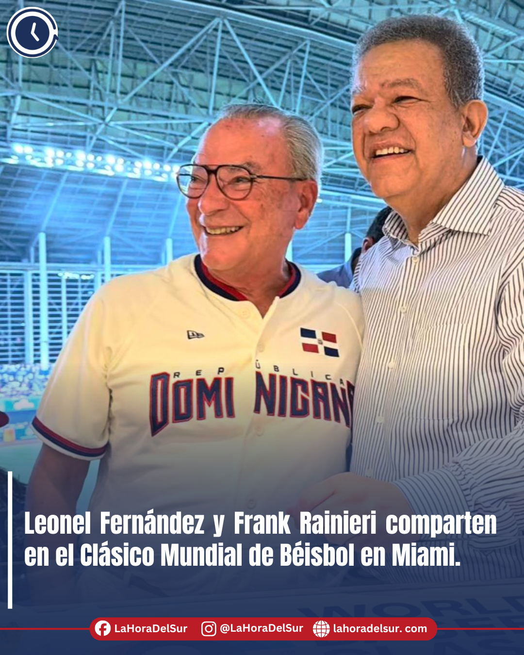 Leonel Fernández y Frank Rainieri comparten en el Clásico Mundial de Béisbol en Miami.