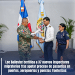 Lee Ballester certifica a 37 nuevos inspectores migratorios tras agotar proceso de pasantías en puertos, aeropuertos y puestos fronterizos
