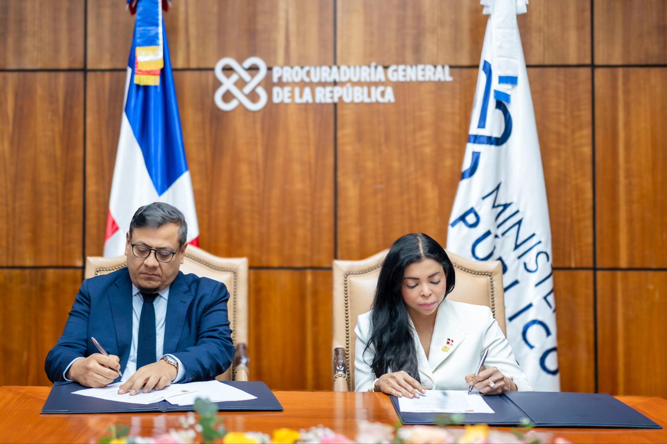 La Procuraduría General y el Instituto de Gobernanza de Basilea colaborarán en la lucha contra la corrupción y los delitos financieros