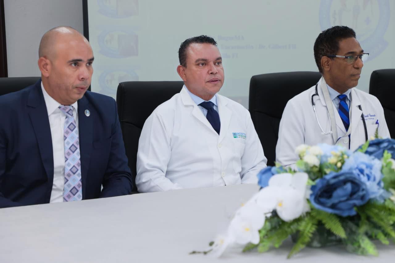 Director del SNS da la bienvenida a los nuevos residentes médicos del Hospital Ney Arias Lora