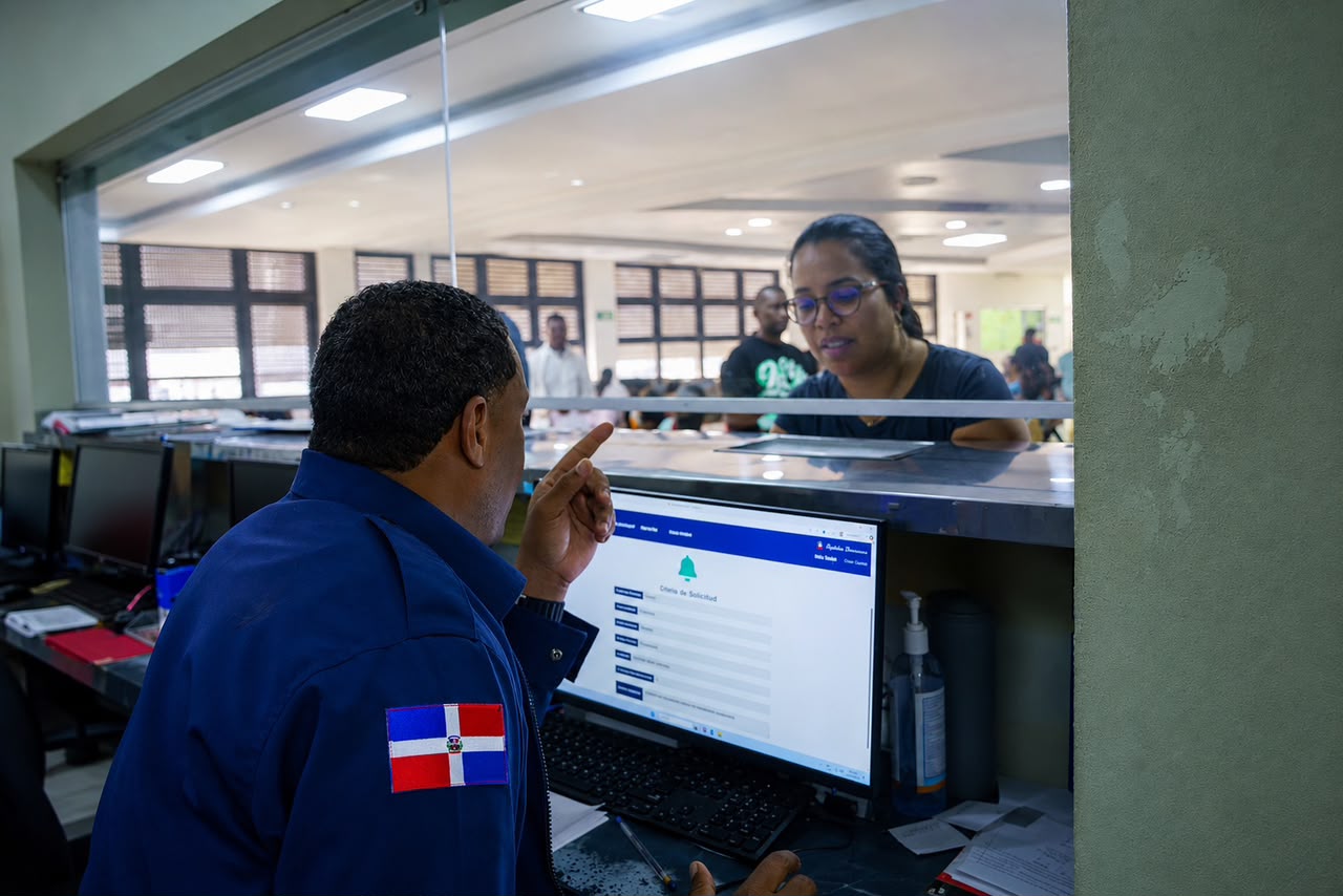 DGM moderniza sistema de inspecciones migratorias y trámites administrativos