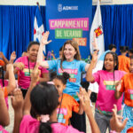 Carolina Mejía comparte una mañana de alegría y aprendizaje con cientos de niños en el Campamento de Verano del Distrito Nacional