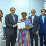 Directora ejecutiva del INAIPI Josefa Castillo recibe reconocimiento en la Semana Mundial de la Lactancia Materna