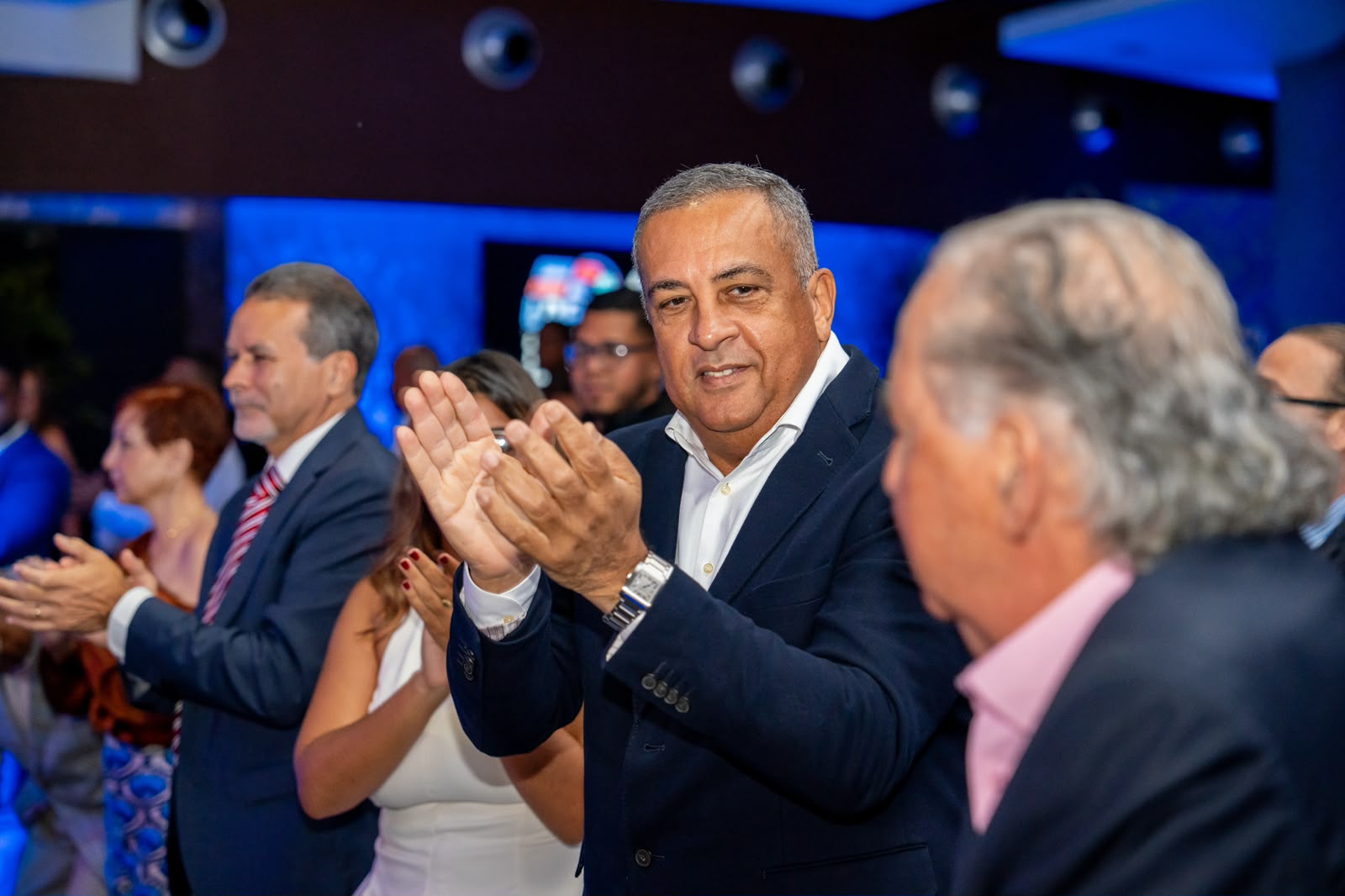 Liga Dominicana de Fútbol reconoce al vicealmirante Lee Ballester por sus aportes al desarrollo de esa disciplina