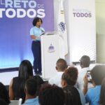 Estudiante de quinto grado invita a niños dominicanos a aprovechar cada día de clases