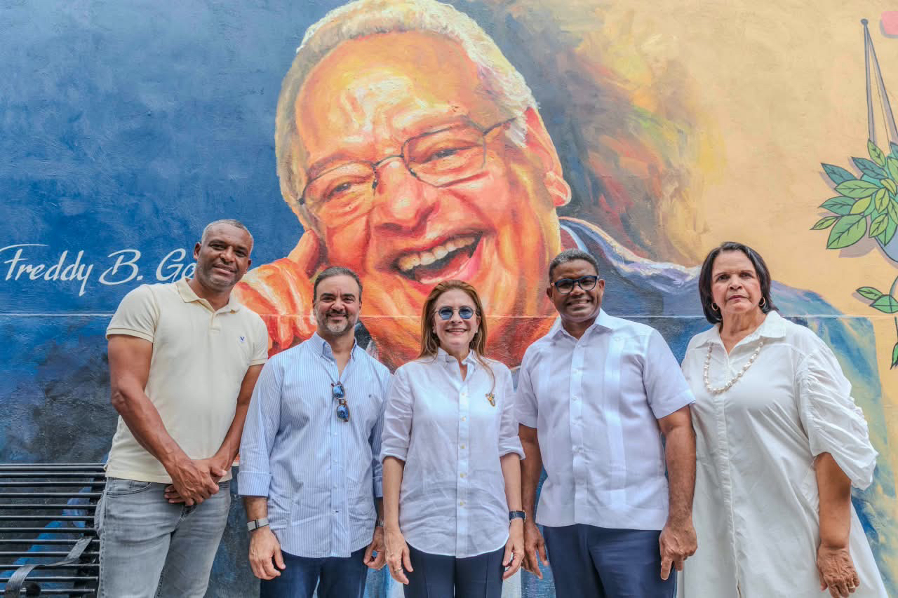 Carolina inaugura parque lineal Villa Consuelo, devolviendo esplendor y seguridad a calle María Viuda de la Cruz