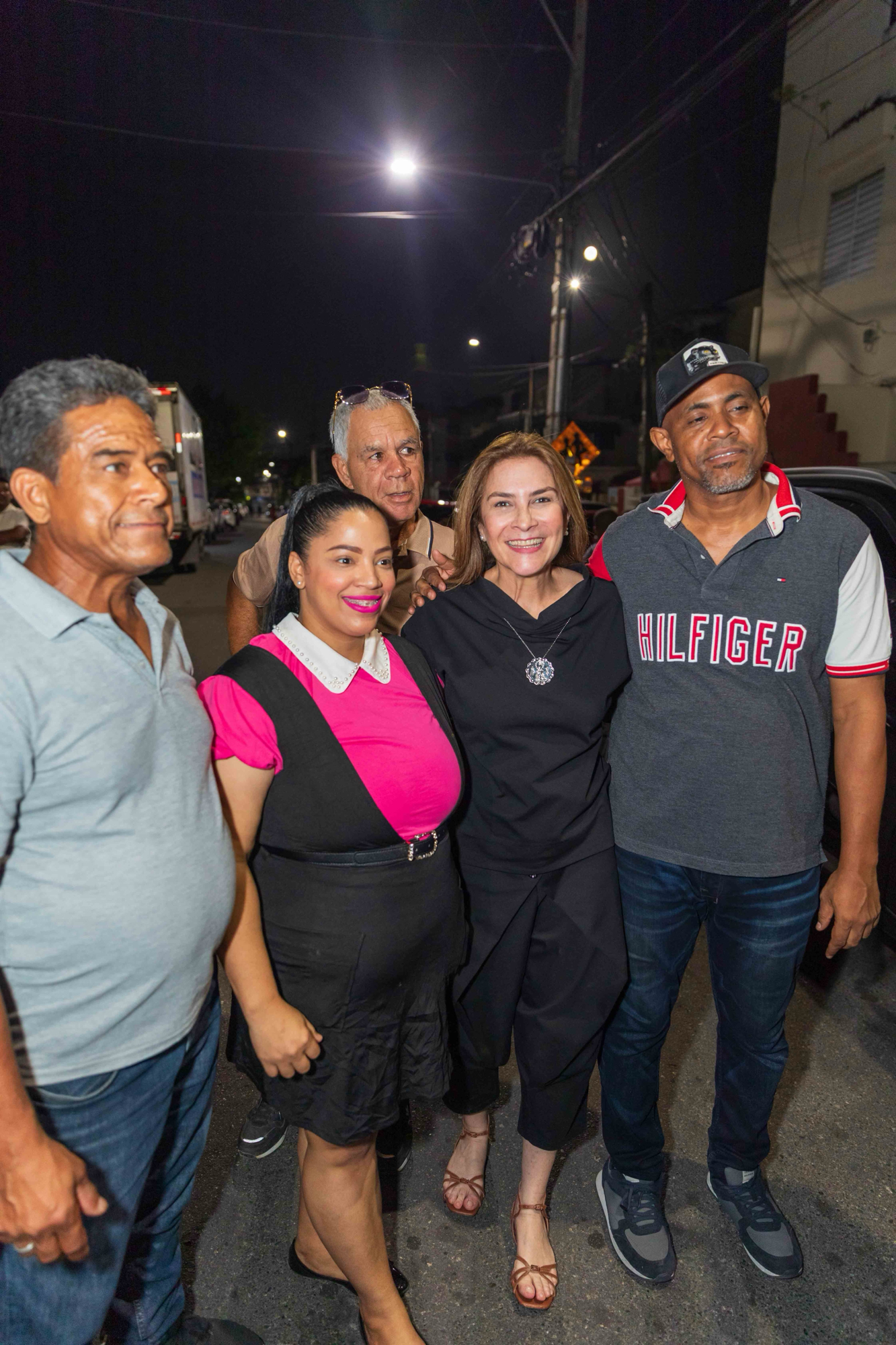 Carolina Mejía fortalece la seguridad de cuatro sectores con la iluminación de 36 calles&nbsp;