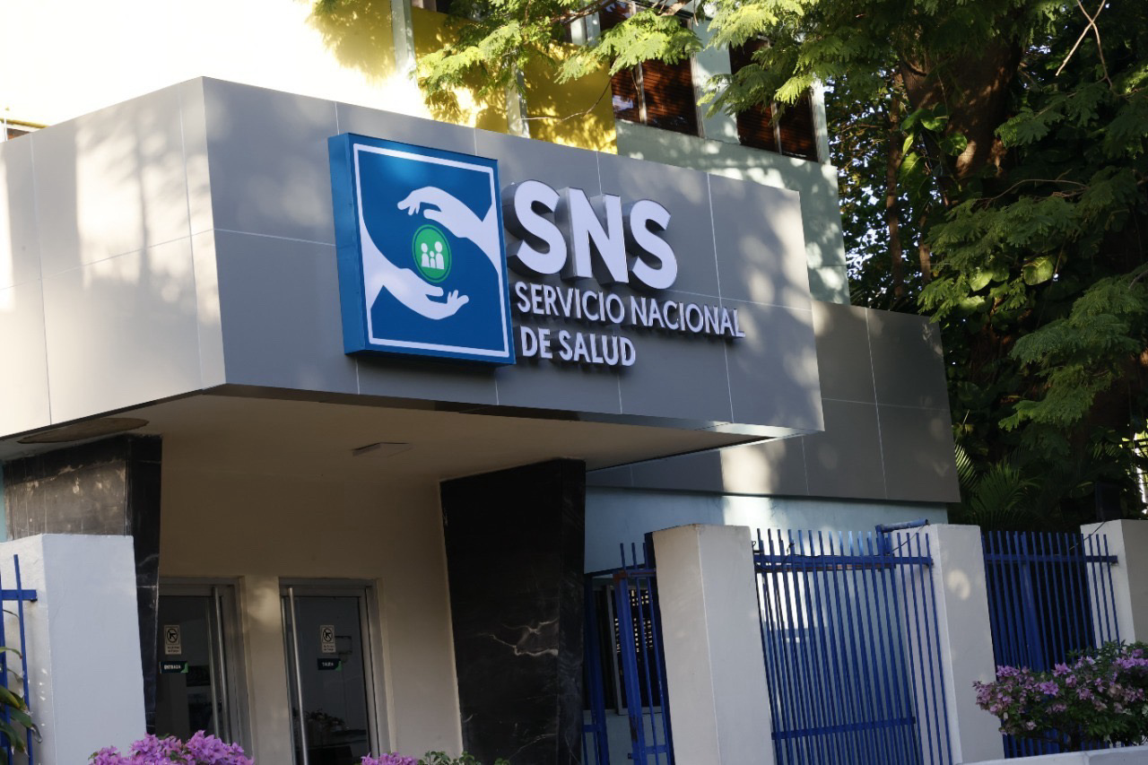 SNS activa alerta y refuerza protocolos ante casos de leptospirosis, dengue y malaria