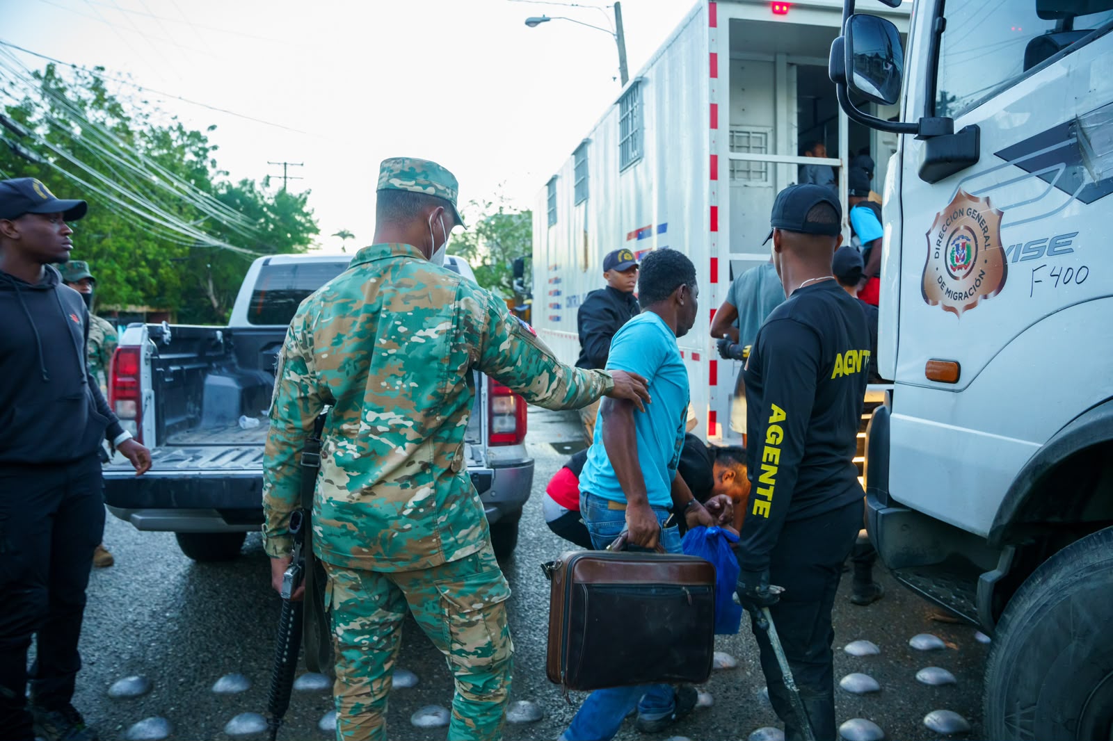 En Santiago, la Dirección General de Migración detuvo a 430 haitianos indocumentados durante operativos la última semana