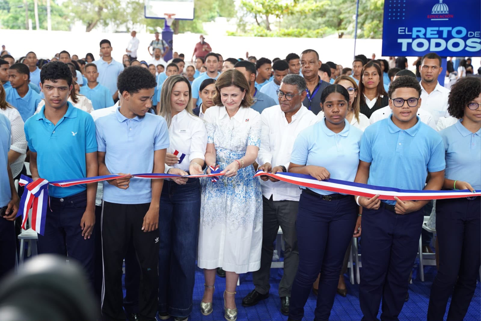 Gobierno entrega techado del Centro Educativo Juan de Jesús Reyes en Valverde Mao