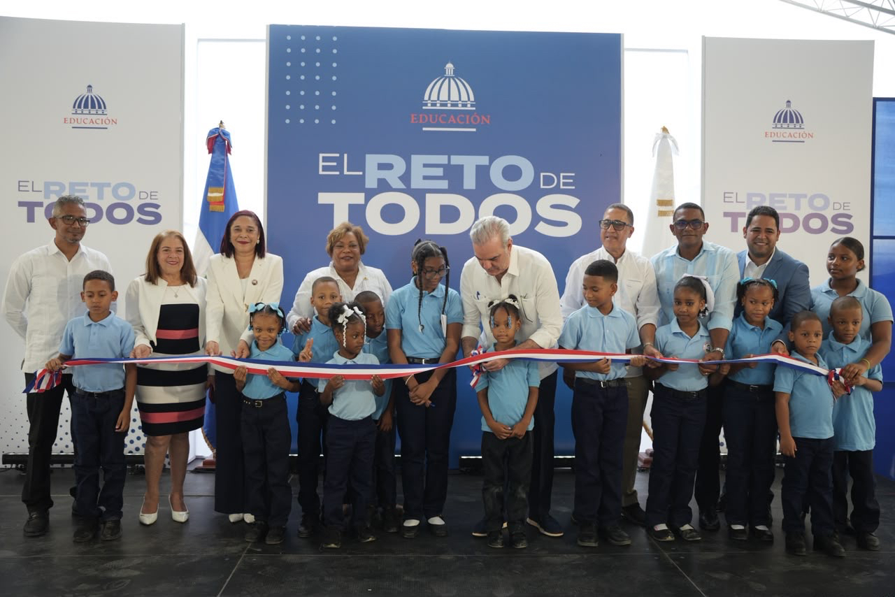 Gobierno entrega cinco nuevos planteles educativos en el Gran Santo Domingo