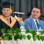 Director del SNS destaca formación de profesionales en UTECO y propone oportunidades para graduados con honores en la Red Pública de Salud