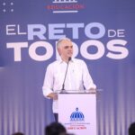 Estudiante destaca oportunidades de aprendizaje que ofrece nueva escuela entregada por el Gobierno en Ciudad Juan Bosch