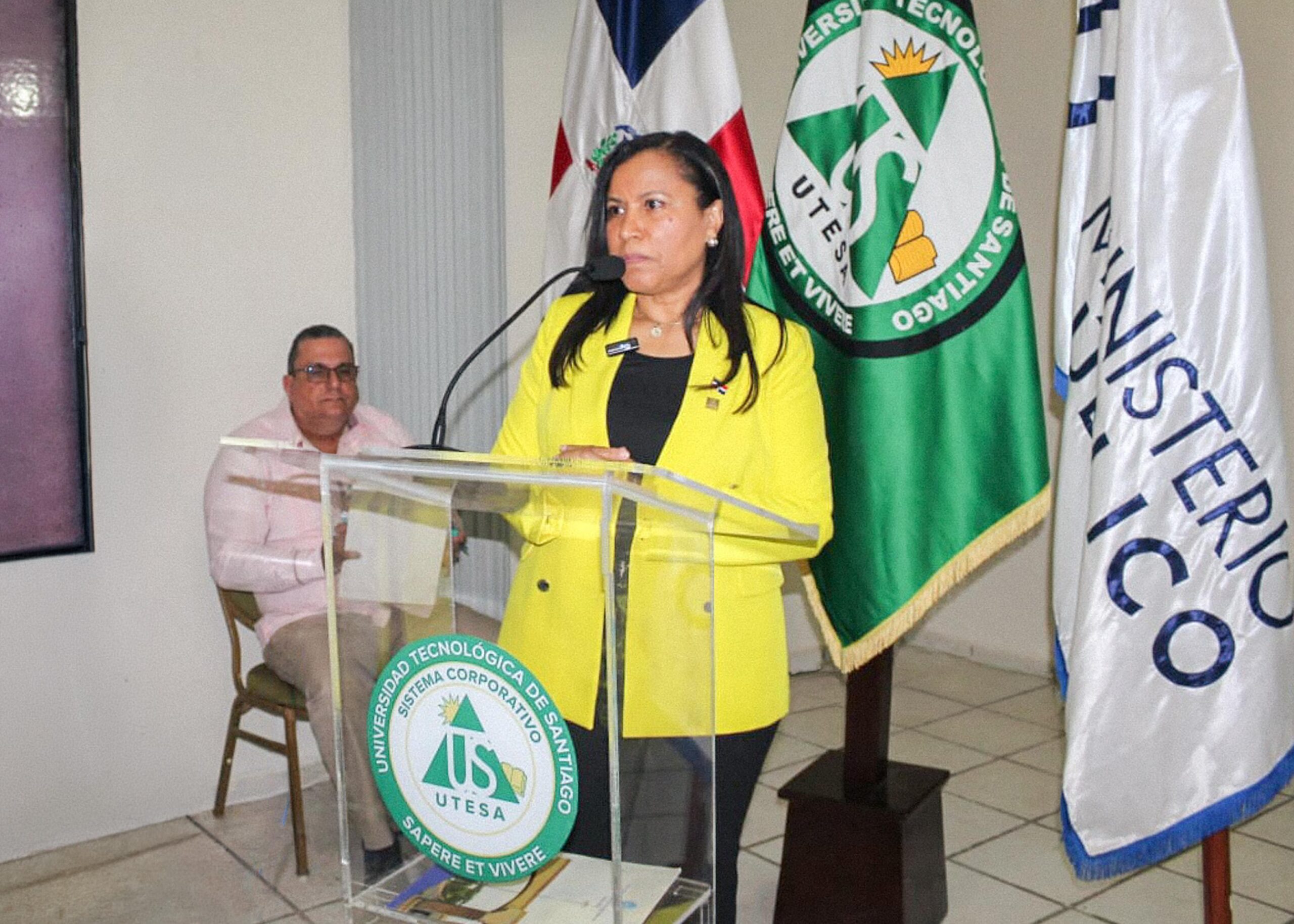 Ministerio Público celebra en Mao un conversatorio sobre medio ambiente y sociedad