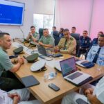 Lee Ballester se reúne con policías y marinos colombianos para fortalecer alianzas en materia de control migratorio y alerta temprana